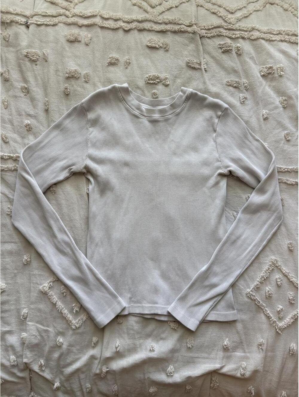 Brandy Melville White Ribbed Long Sleeve Crew Neck Top